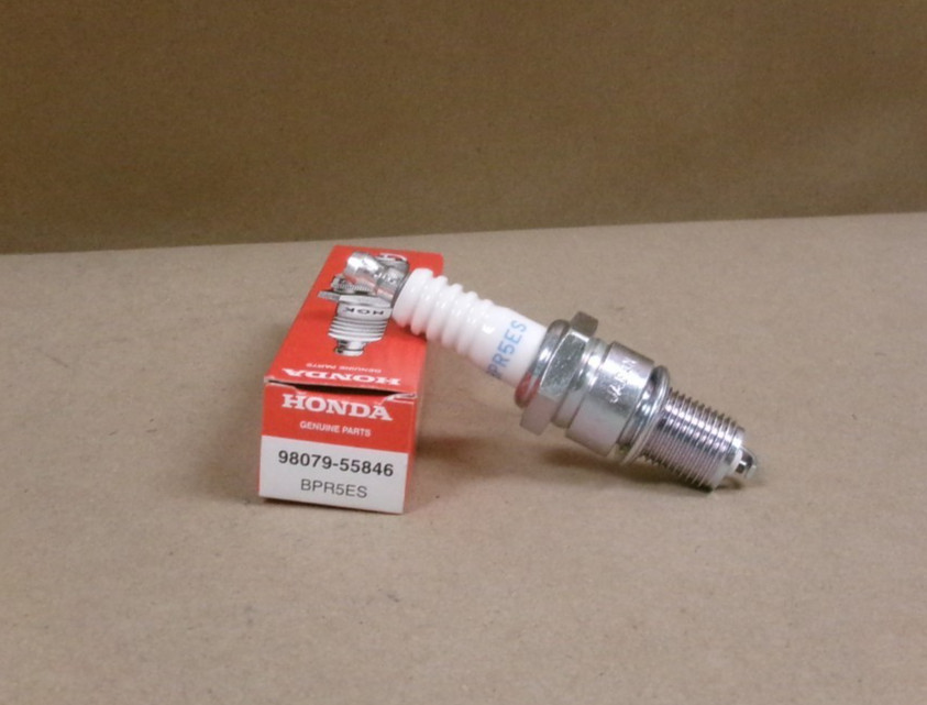 New NGK / Honda 98079-55846 BPR5ES Spark Plug