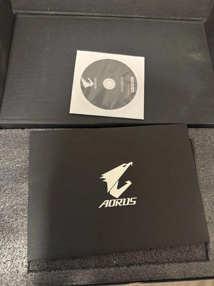 Gigabyte AORUS GTX 1080 Ti 11GB GDDR5X Graphics Card GV-N108TAORUS-11GD Used - Image 2 of 4