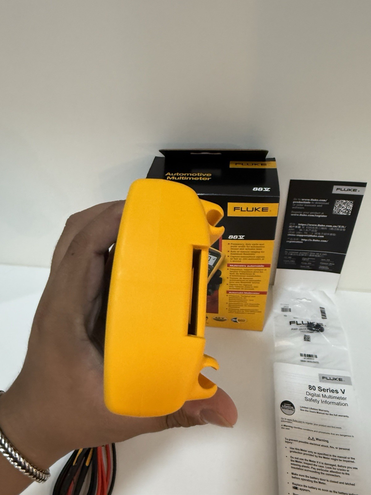 FLUKE 88V AUTOMOTIVE MULTIMETER (NEW FACTORY SEALED) CALIBRATED 2024 -SHIPS FAST