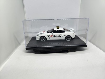 Maßstab 1:43 Modell Nissan Skyline GTR Super GT Safety Car weiß Ebbro 44221