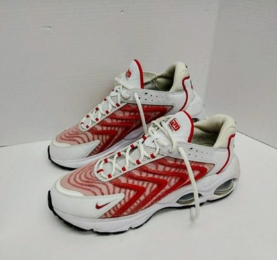 Nike Air Cushioned Lace Up White Red Chevron Low Top Athletic Sneakers