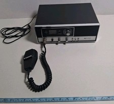 Midland International Model 13-863B CB Radio, Japan, 1976. Turns on. Lights up.