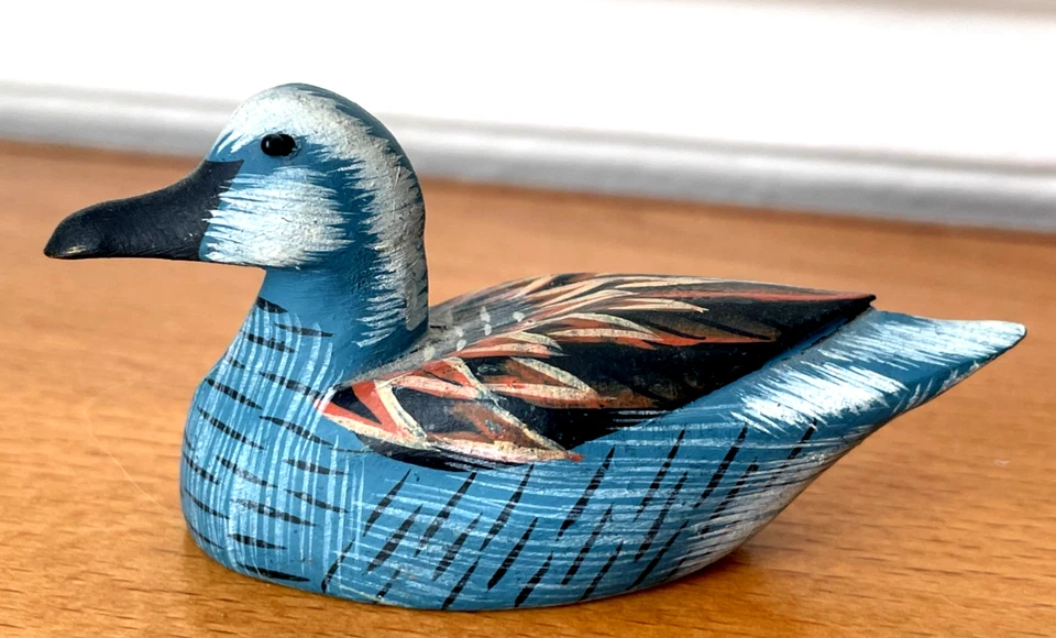 Petit Canard en Bois léger 6,8cm environ Miniature Peint Bleu Superbe 🩵 - Photo 3/4