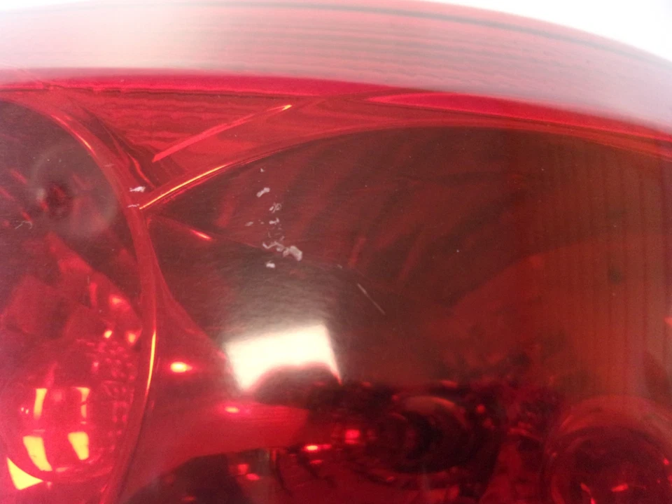 Luz trasera derecha Saturn serie L L200 L300 2003-2005 sedán pasajero OEM Foto 2 de 4