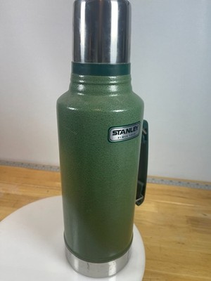 Stanley Classic Vacuum Bottle Thermos Green 2 Qt Insulated Handle Cup