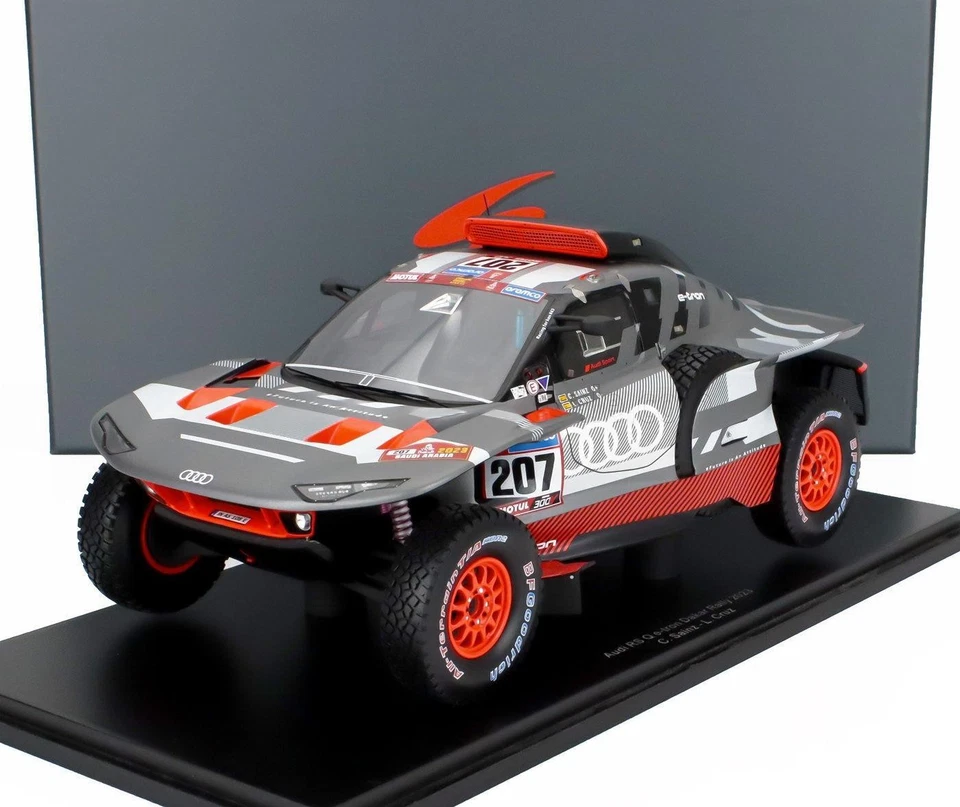 1/18 SPARK AUDI Q E-TRON RS TEAM AUDI SPORT N 207 RALLY DAKAR 2023 - Immagine 3 di 3