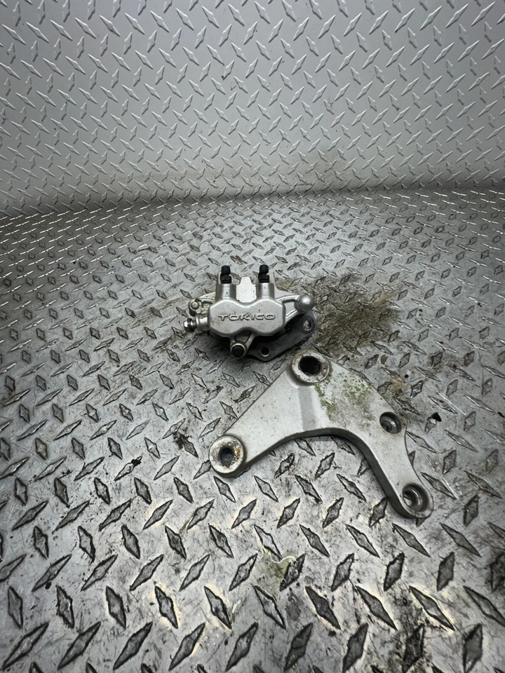 2002 Kawasaki Vulcan 1500 Mean Streak Rear Brake Caliper W Mount 43041-1864-GN - Image 3 of 4