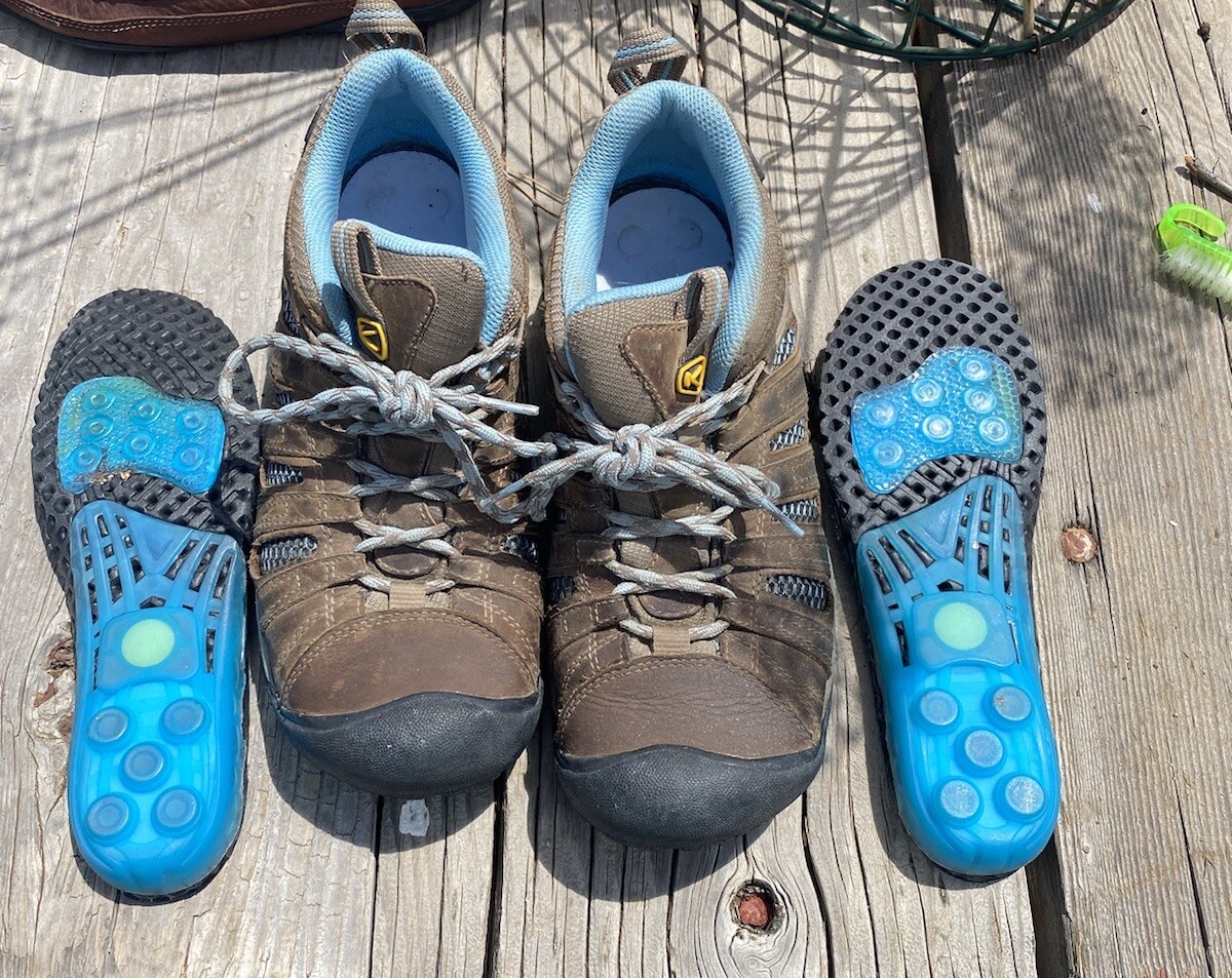 Scarpe basse da trekking KEEN Voyageur da donna 9 in pelle marrone blu