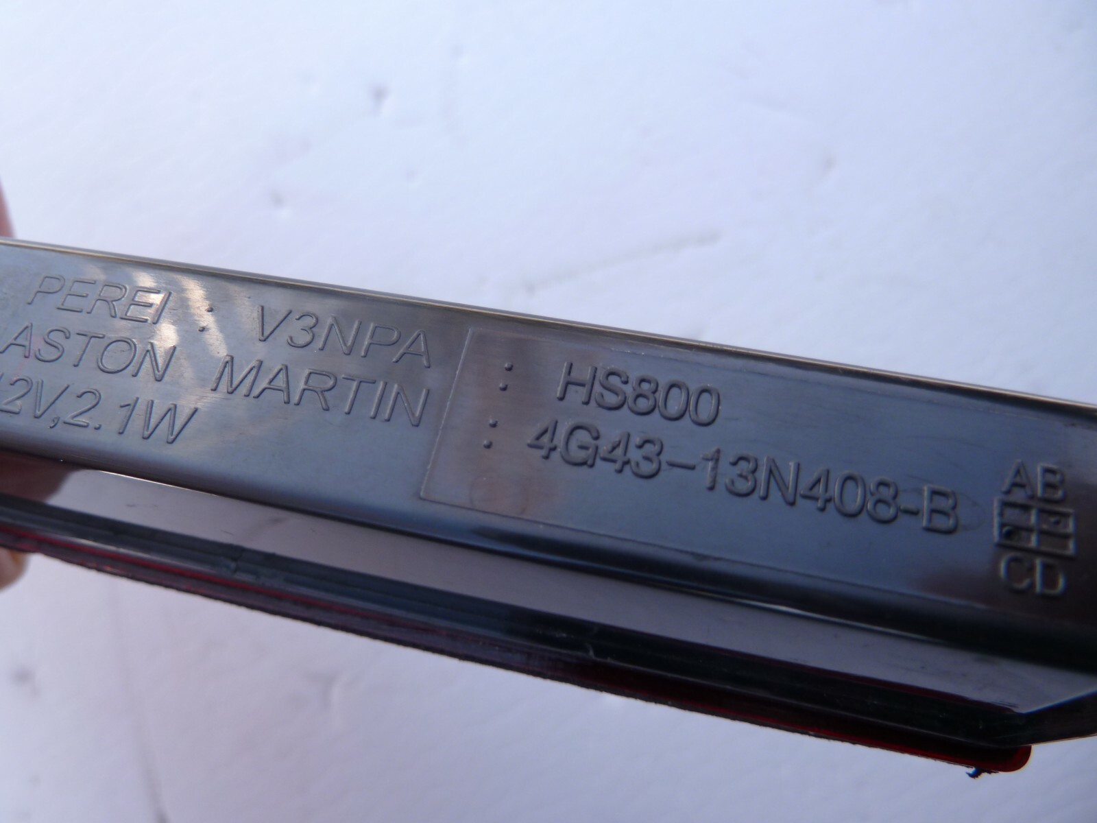 ASTON MARTIN DB9 Vanquish Virage Red LED Center Brake Tail light OEM