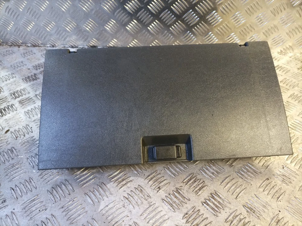 ROVER 200 1984-1989 GLOVE BOX STORAGE COMPARTMENT PASSENGER SIDE - Image 2 of 4