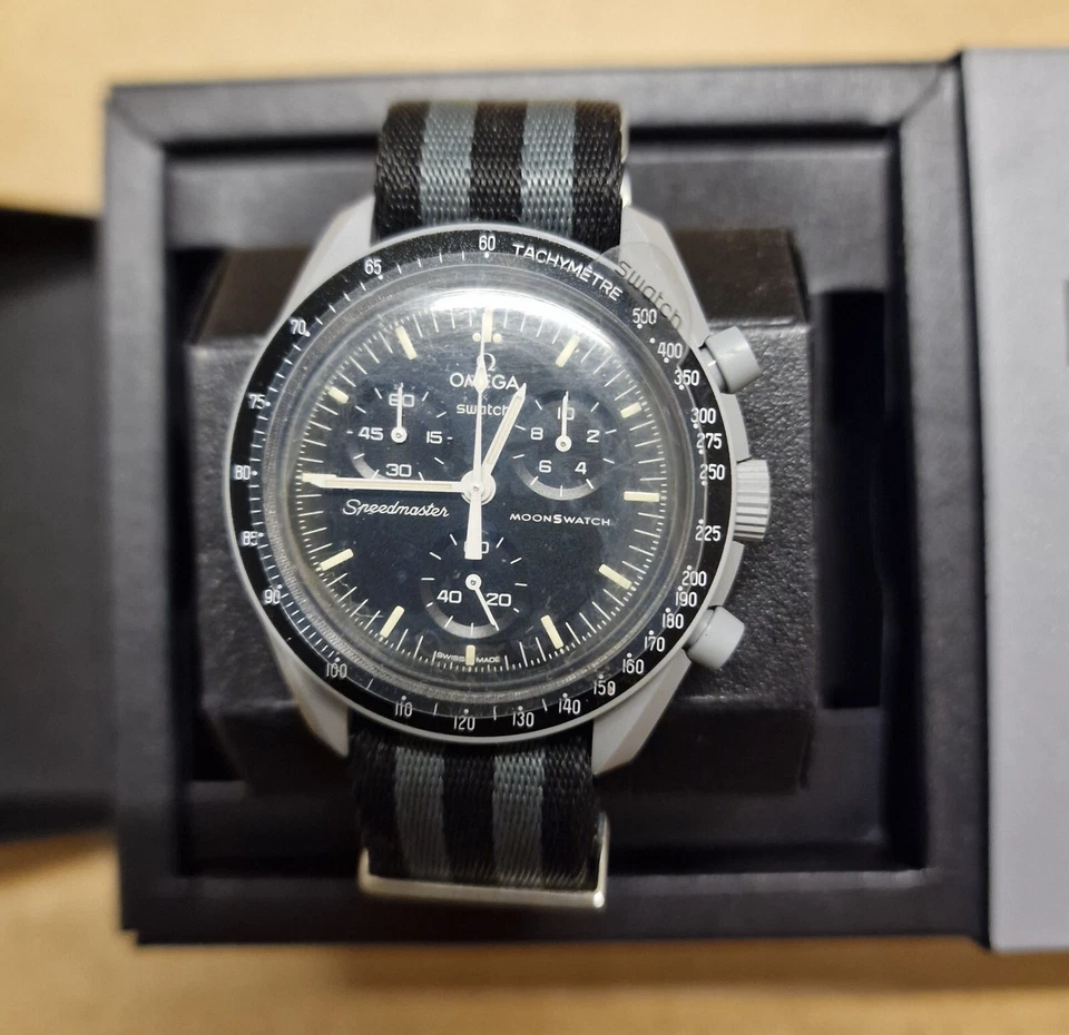 Omega MoonSwatch Mission to the Moon, Foto 2 von 5