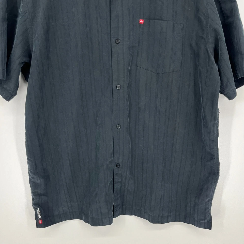 Quiksilver Short Sleeve Button Shirt Men's XL Black Striped Pocket Logo Vtg Y2K - Image 3 of 4
