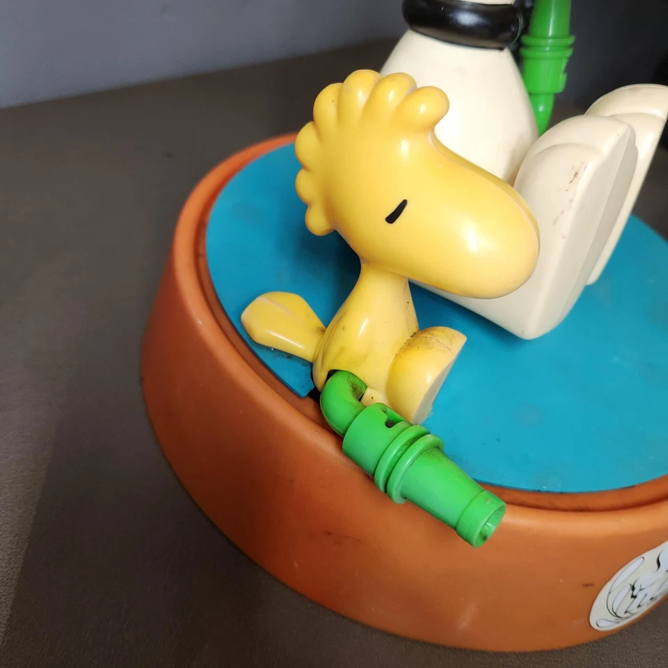 De colección 1982 Hasbro Snoopy Woodstock Splash n Play Rociador Cacahuetes Juguete Exterior Foto 3 de 4