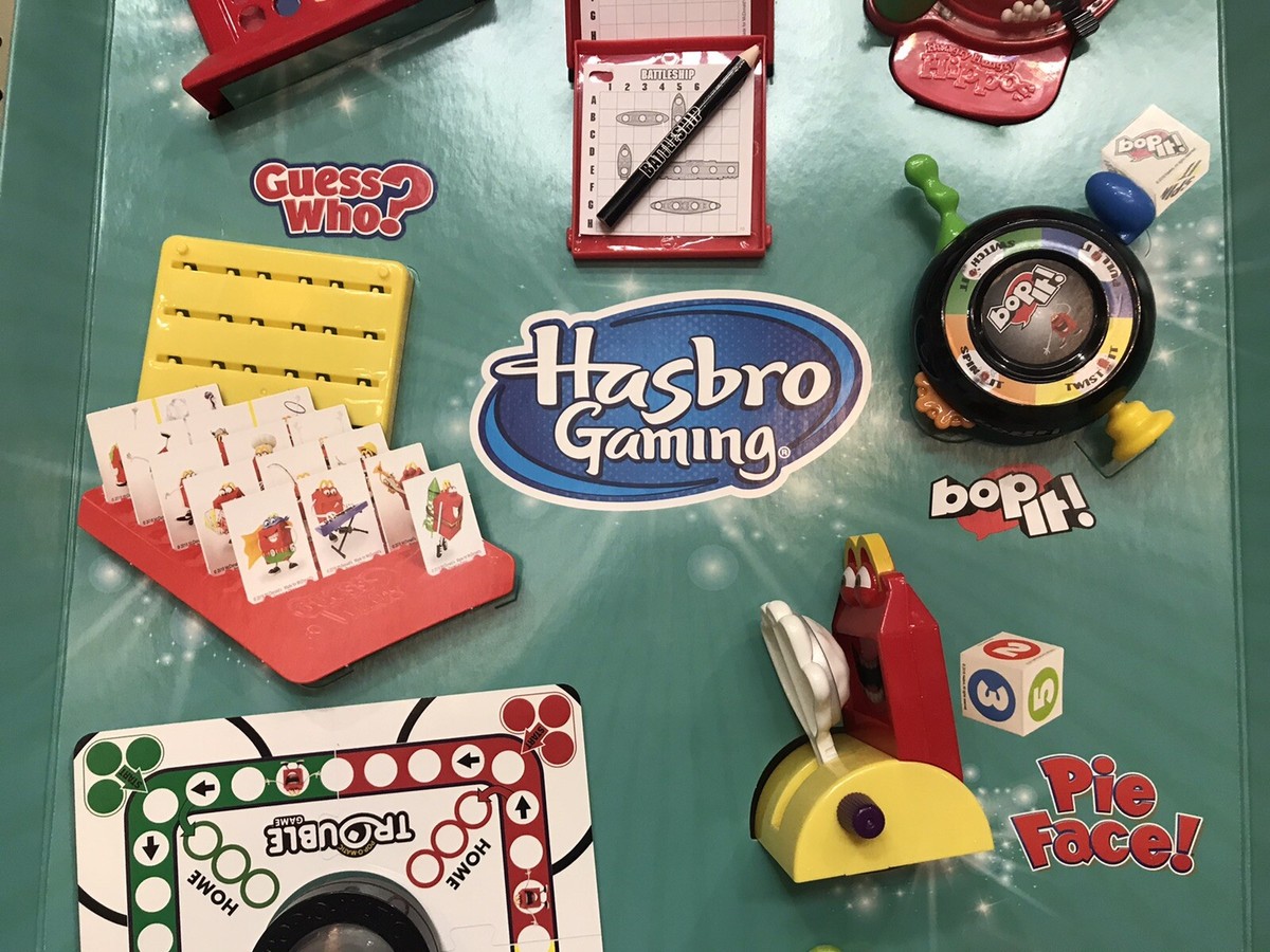 Hasbro Gaming Pierino il Porcospino Jeu de boîte avec fléchettes, E