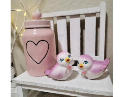 2025  ~ Pair (2) of Ceramic Valentine's Day Retro LOVE BIRDS Target Spritz