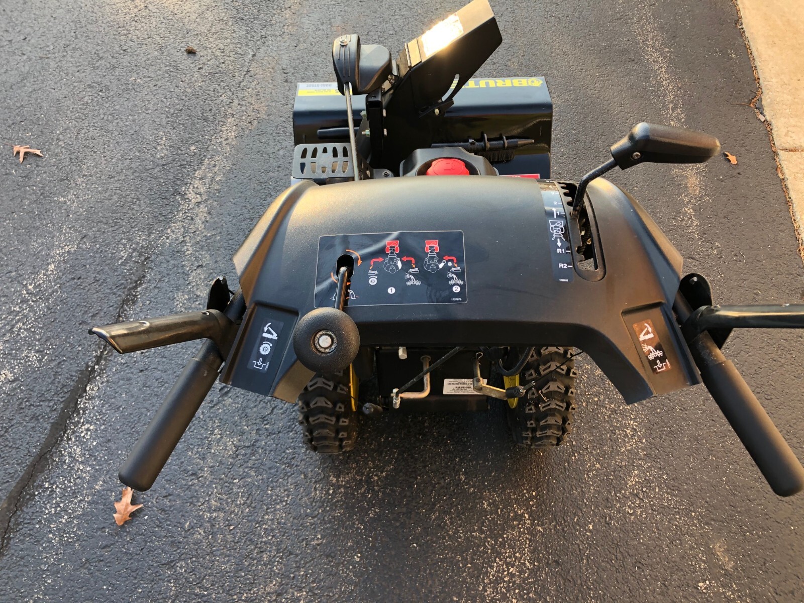 Briggs and Stratton Brute 1150 snow blower. Used two seasons, elec