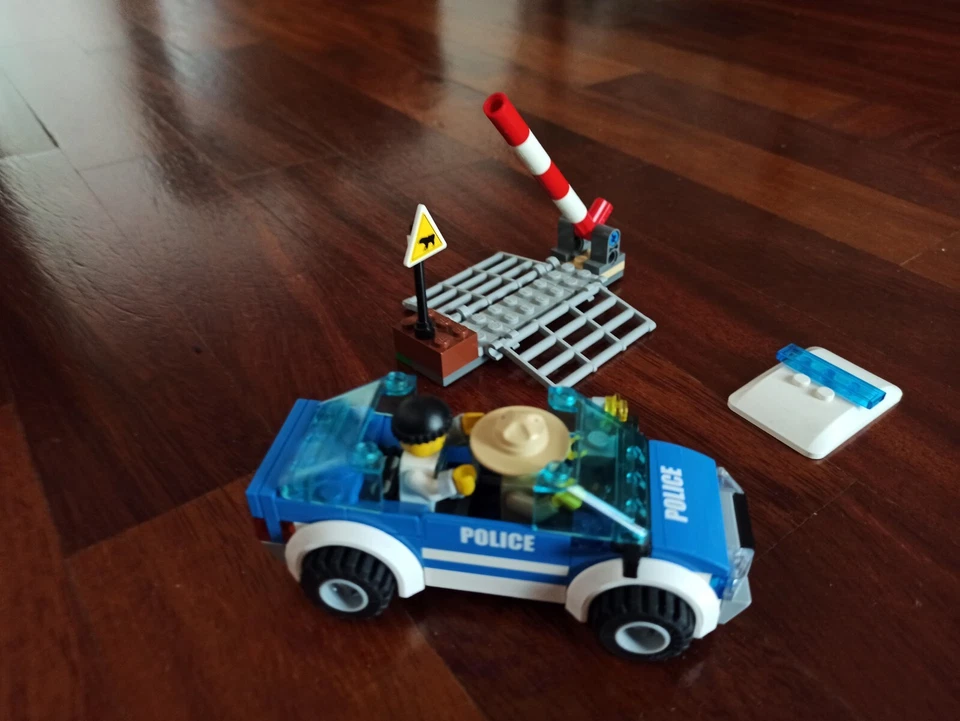 LEGO City 4436 Patrol Car, foto 2 di 2