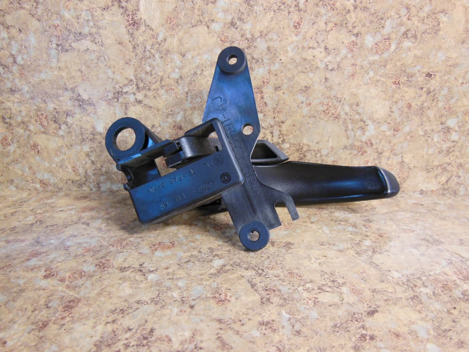 1999-2002 Mercury Cougar LF lado esquerdo do motorista dentro da maçaneta interna da porta - Imagem 2 de 2