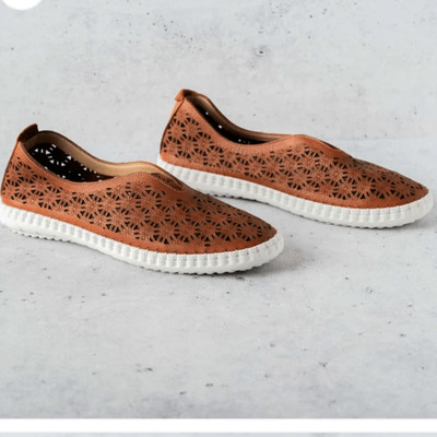 Bueno - Daisy Tan, Slip on, NWT, Size US9-9.5 EU 40,