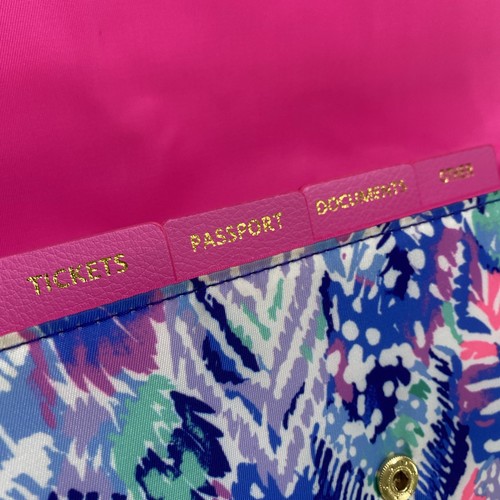 New LILLY PULITZER QUILL OUT Travel Wallet Clutch Organizer Folio Summer Slim - Picture 3 of 9
