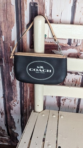 Coach Wristlet Pre Owned