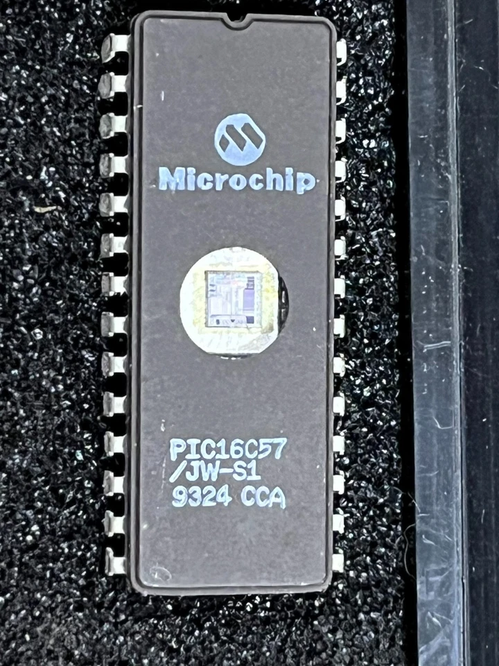14 ERASABLE PIC PIC16C63/JW PIC16C54/JW PIC16C56/JW PIC16C57JW SEE PHOTOS B14 - Image 2 of 4