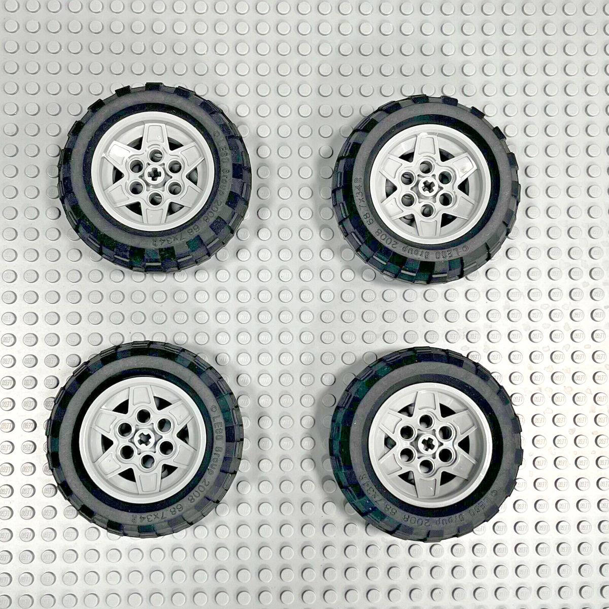 R 様 Lego Technic Wheels 56908 (43.2mm D. x 26mm) and Tires 61480 (68.7