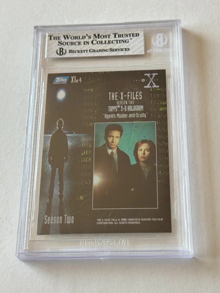 1996 Topps X-FILES Scully GILLIAN ANDERSON Mulder DAVID DUCHOVNY Hologram BGS 8 - Image 3 of 4