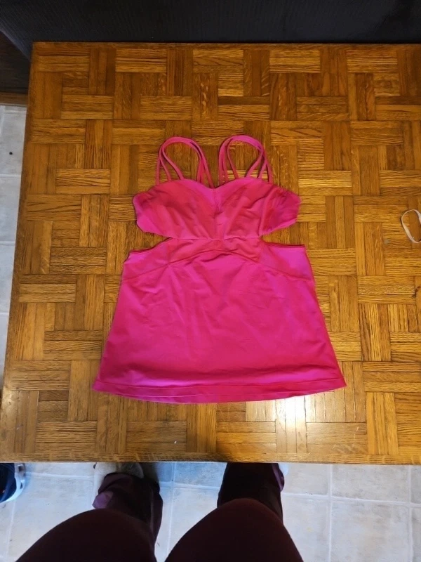 lululemon cut out mesh built in sports bra support tank-top
