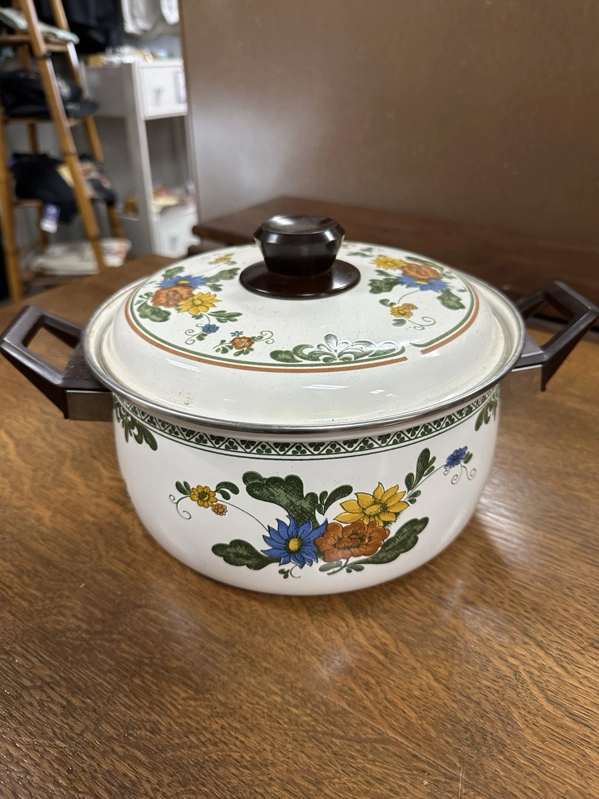 Vintage Floral Enamel Cooking Dutch Oven Pot With Lid