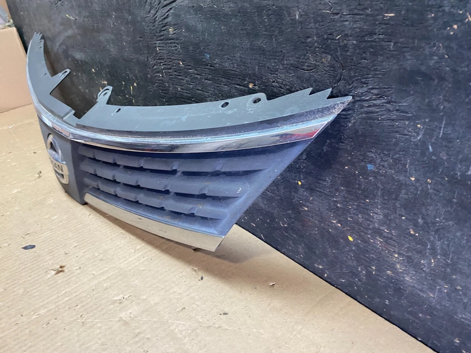 Nissan Versa 2007 2008 2009 sedán parrilla superior delantera OEM U0166 GD Foto 2 de 4