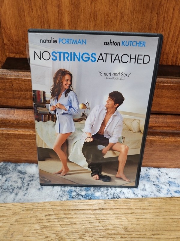 No Strings Attached (DVD, 2011)