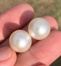 A pair AAAA 11-12 mm south sea white round loose pearl half drilled