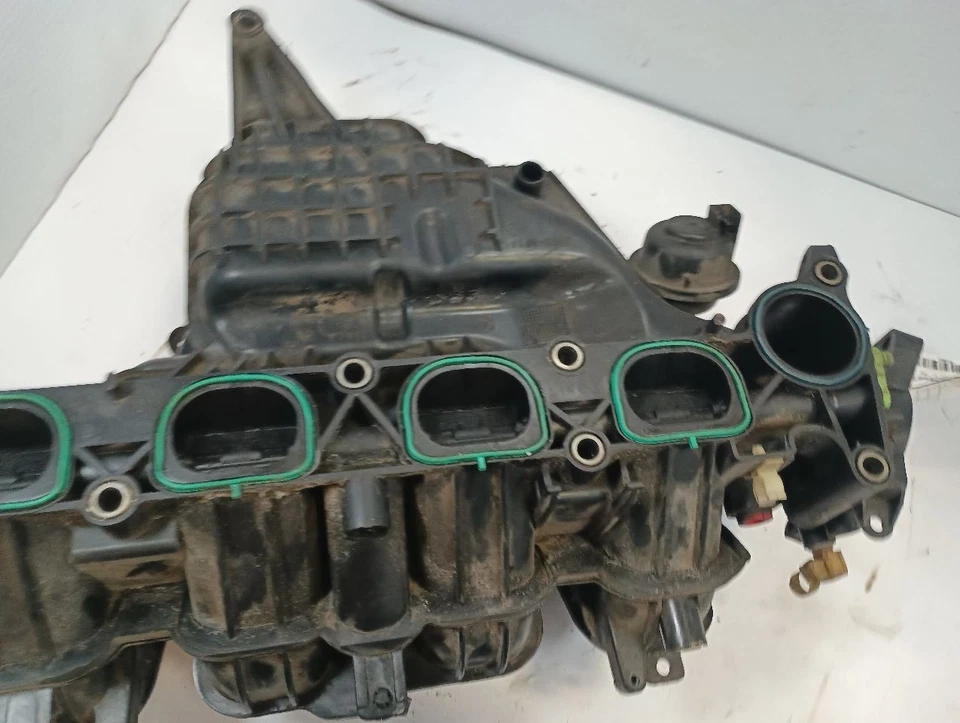 Colector de admisión de 2010 Mazda 3 2,0 L 12169311 Foto 2 de 4