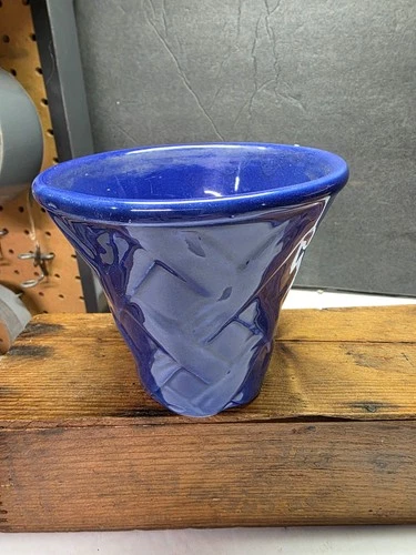 VINTAGE SHAWNEE ART POTTERY COBALT BLUE BASKETWEAVE FLOWER POT