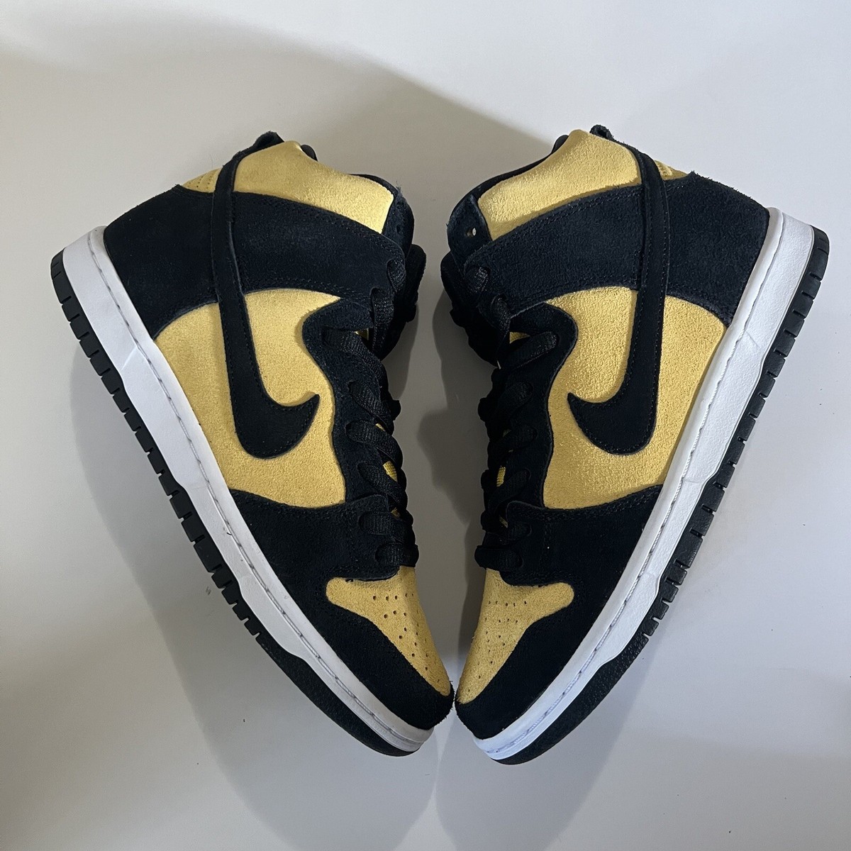 sb dunk high reverse goldenrod