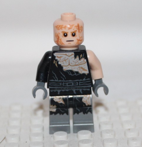 LEGO Star Wars Burnt Anakin Skywalker / Darth Vader Minifigure Authentic