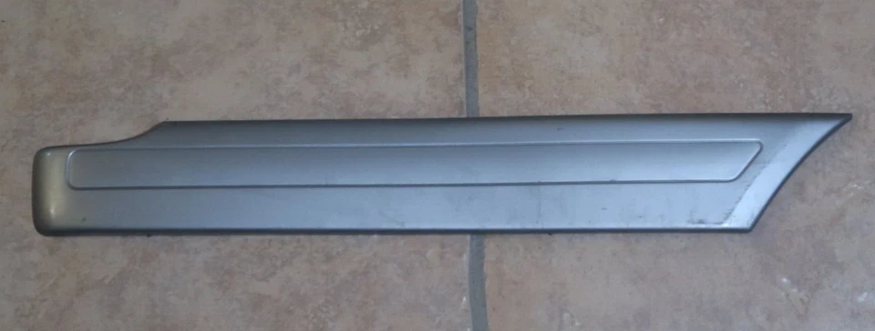 98-04 Toyota Land Cruiser Right Passenger Rear Exterior Body Molding OEM P5 - Image 2 of 4