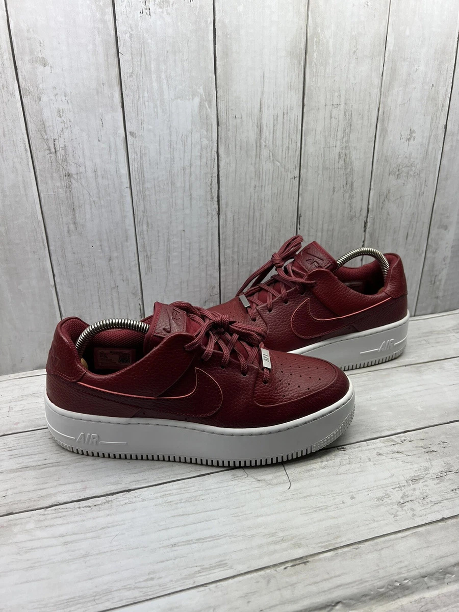 Nike Air Force 1 '07 LV8 Sneakers in Maroon-Brown