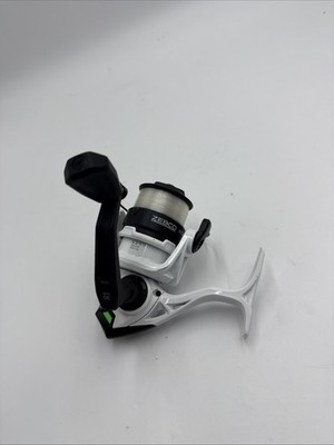 Zebco Roam 30 spinning reel 5.2:1 Ratio Green and White