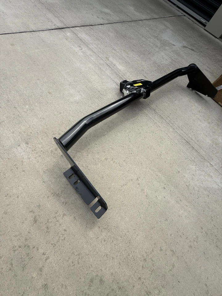 Enganche de remolque CURT 13105 clase 3 receptor de 2 pulgadas Toyota Sienna 2004-2020 Foto 3 de 4