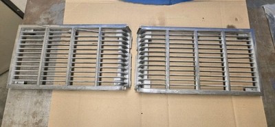 Oldsmobile Delta 88 Frontgitter links und rechts 1979