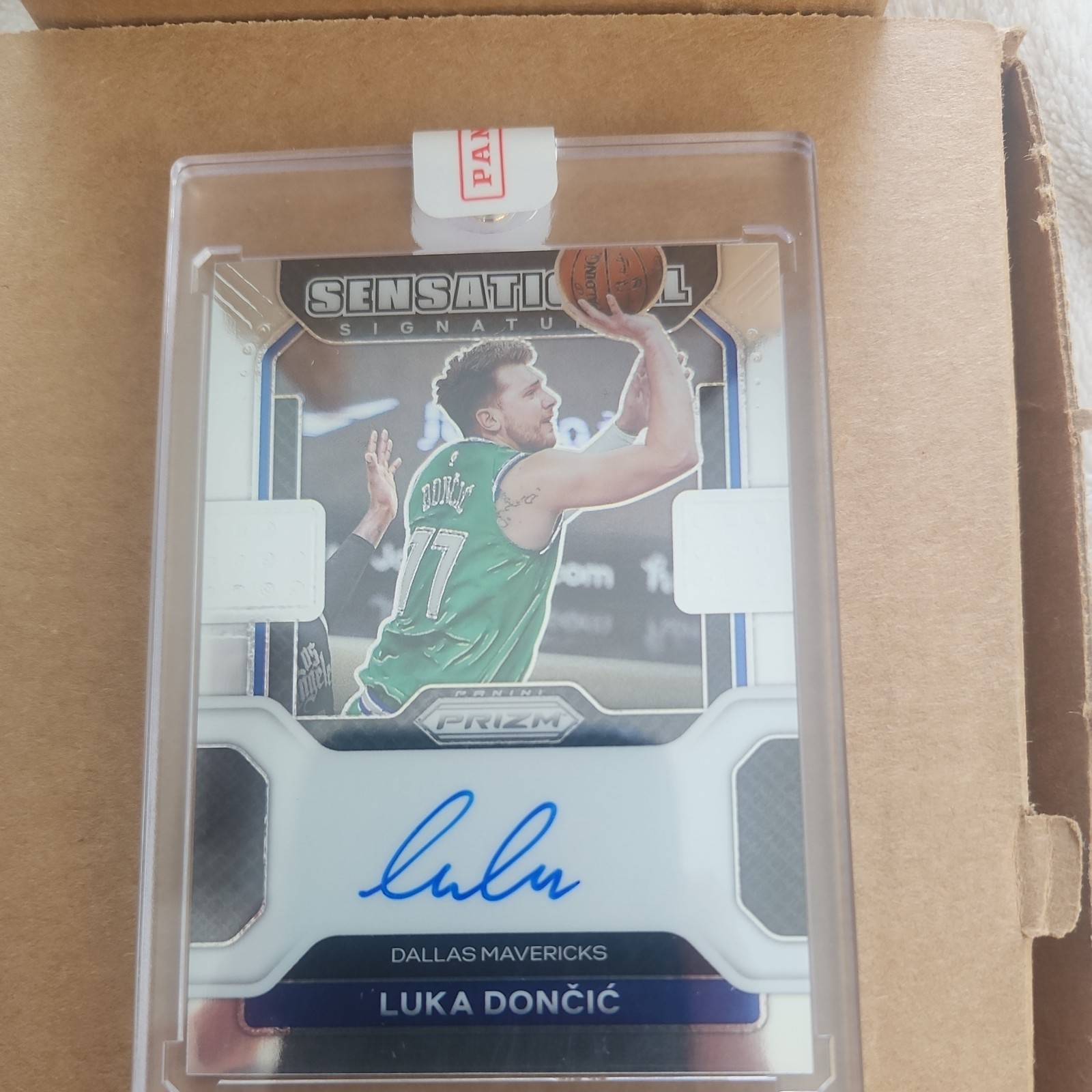 2021-22 Luka Doncic Panini Prizm Sensational Signatures On Card Auto DAL