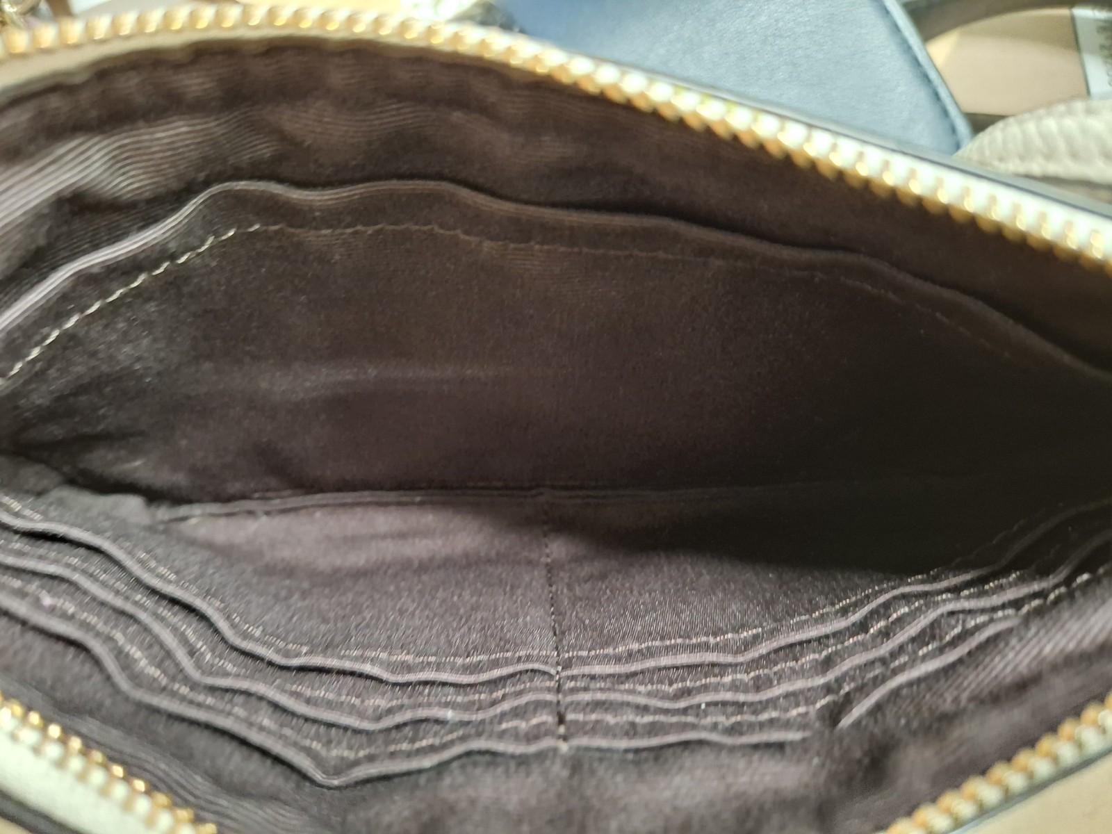 Coach Essentials Holder/ Creme - image 4