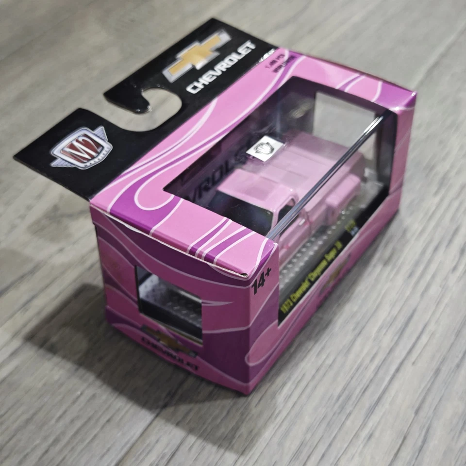 M2 машины Auto клуб коробка 17 M2 машины 1973 Chevrolet cheyenne супер 30 розовый - Изображение 4 из 4