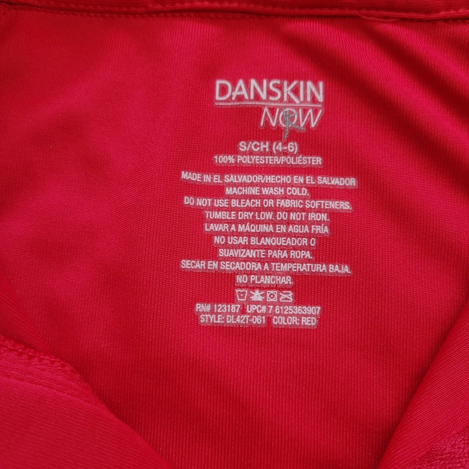 Danskin Women's Long Sleeve 1/4 Zip Thumbholes Performance Top Red Small