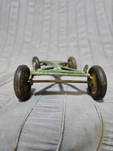 Vintage John Deere diecast Grain Trailer Tractor Farm Country Running Gear Ertl? - Picture 5 of 9