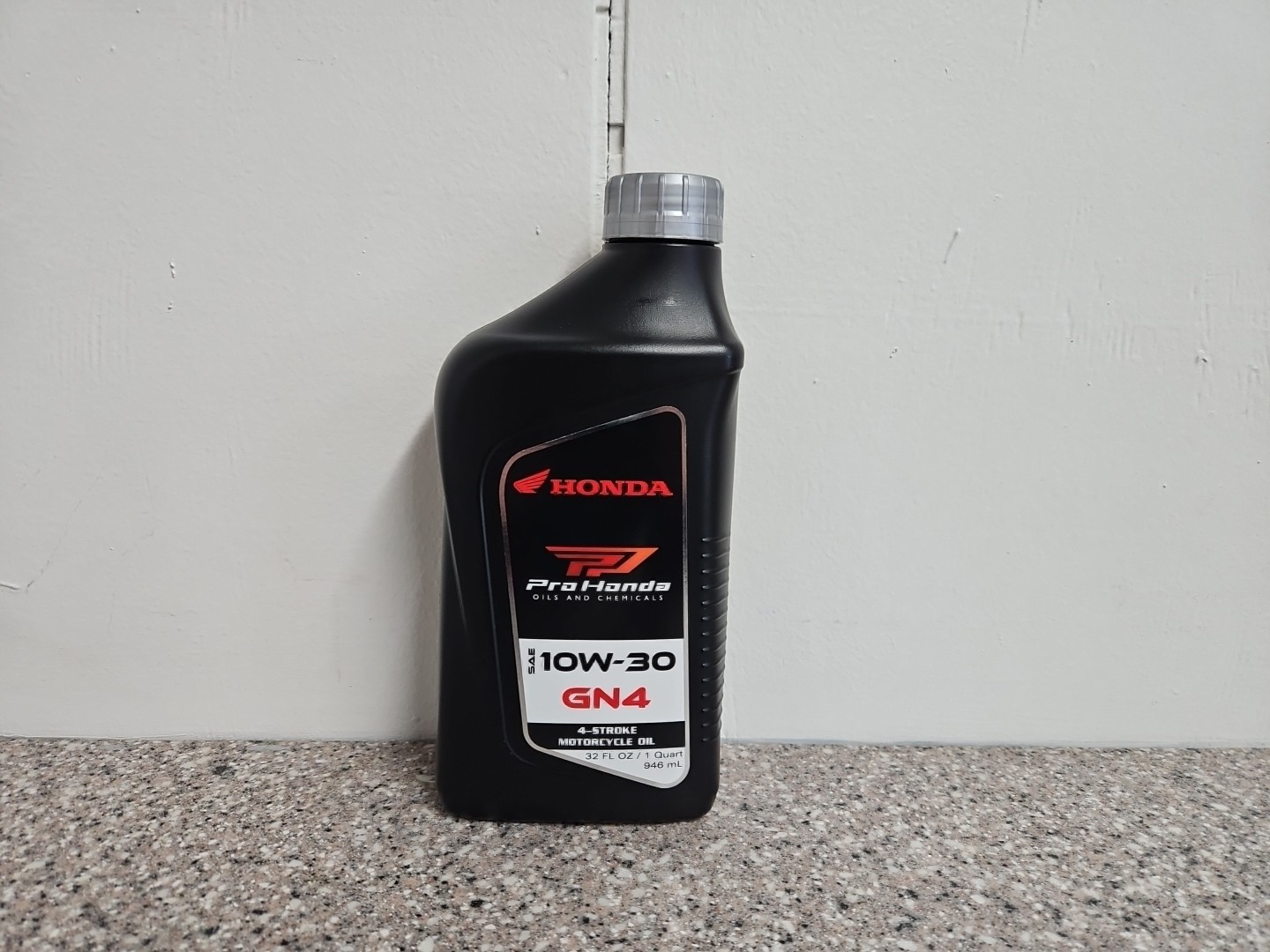 Pro Honda GN4 10w-30 Quart SAE 4-Stroke Motorcycle Oil 08C35-A131M02