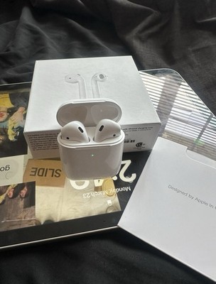 *Brand New* Apple AirPods 2nd Generation with Charging Case