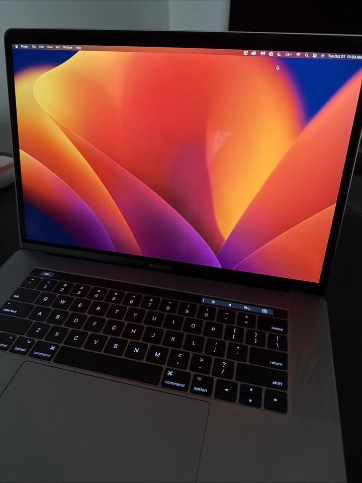 Apple 2017 15" MacBook Pro 3,1 GHz i7 16 GB 512 SSD, usado - excelente Foto 4 de 4